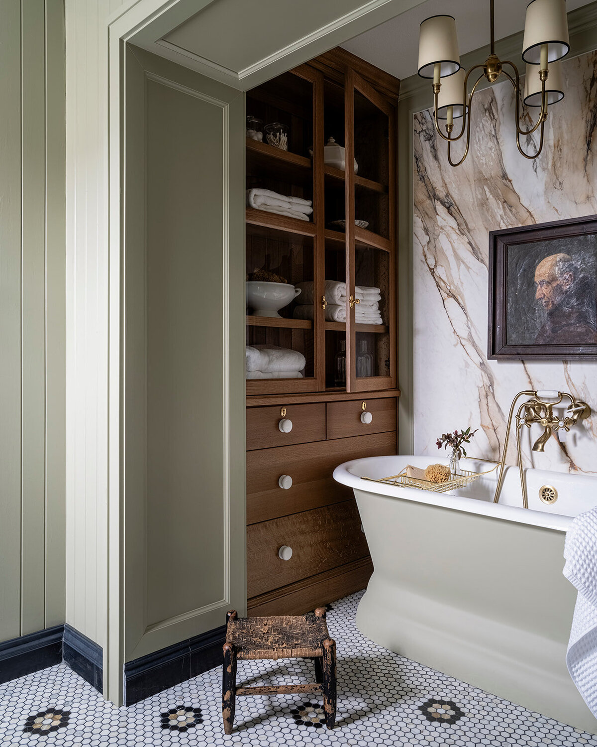 Kat Lawton Interiors - Seattle Interior Designer - English Cottage Primary Bathroom - DSCF2350-HDR-Edit_websize