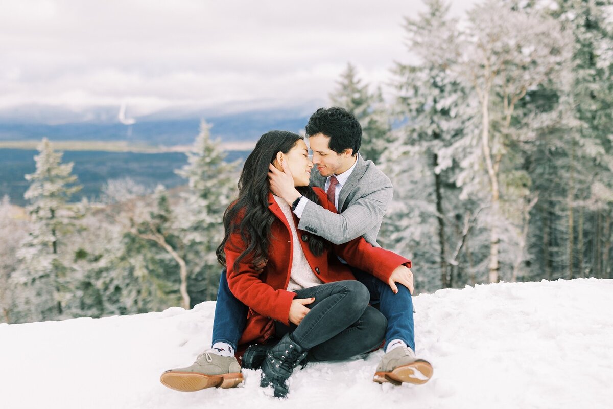 White-Mountains-New-Hampshire-NH-Winter-Engagement-Photography_0022