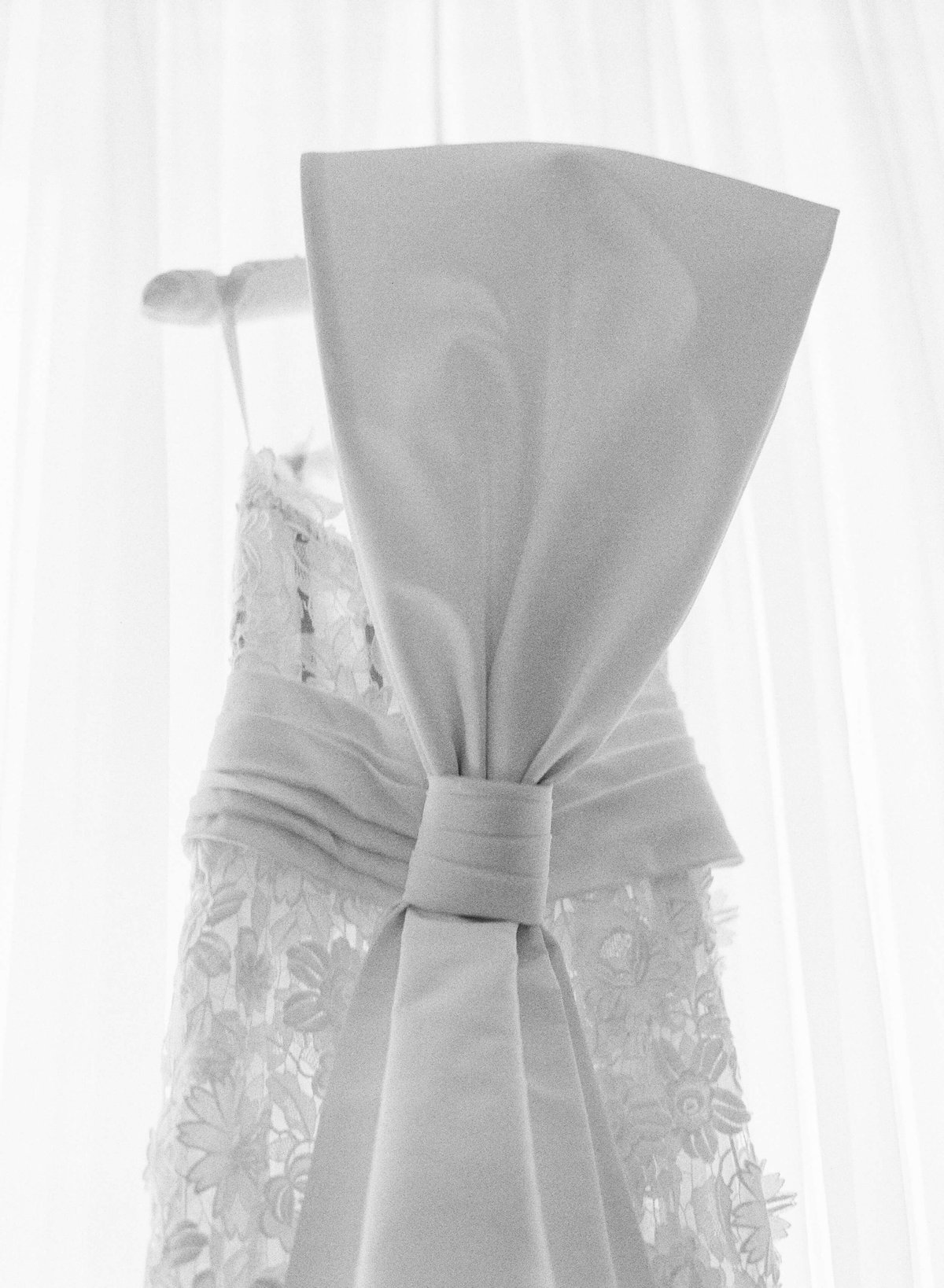 4-KTMerry-wedding-photography-oscar-de-la-renta-gown