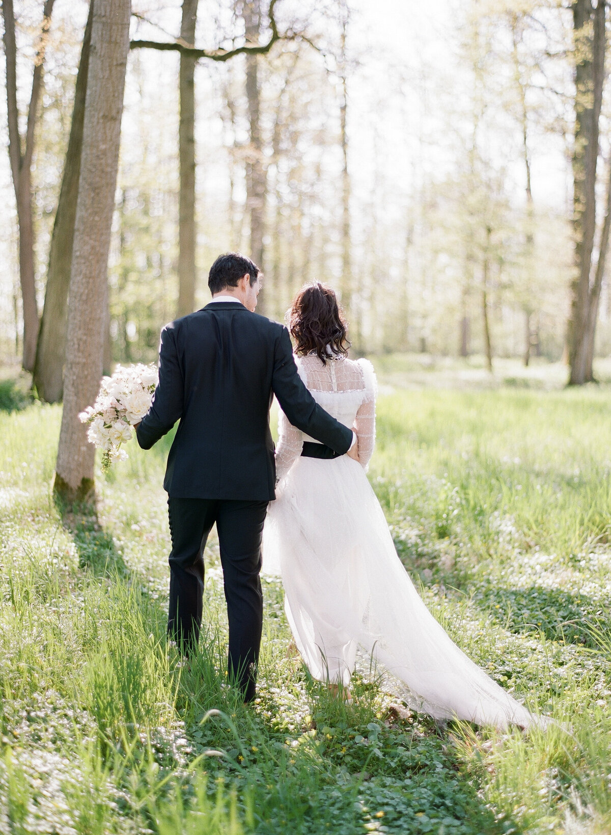 Sylvie-Gil-0033-Workshops-film-photography-chateau-wedding-france-ceremony-forest-woods-monique-lhuillier