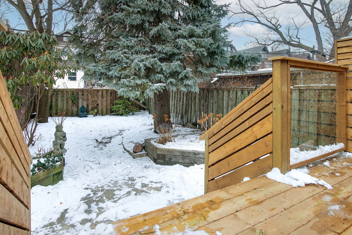 74-web-or-mls-74_005_Backyard