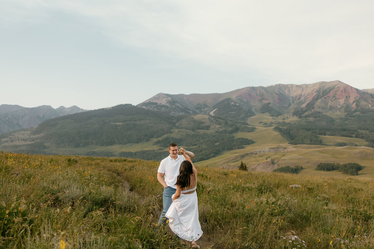 Abigail Anne Photography Colorado and Chicago Wedding and Couples Photographer — Portfolio Featured Story — Emily and Kayne's Engagement 5