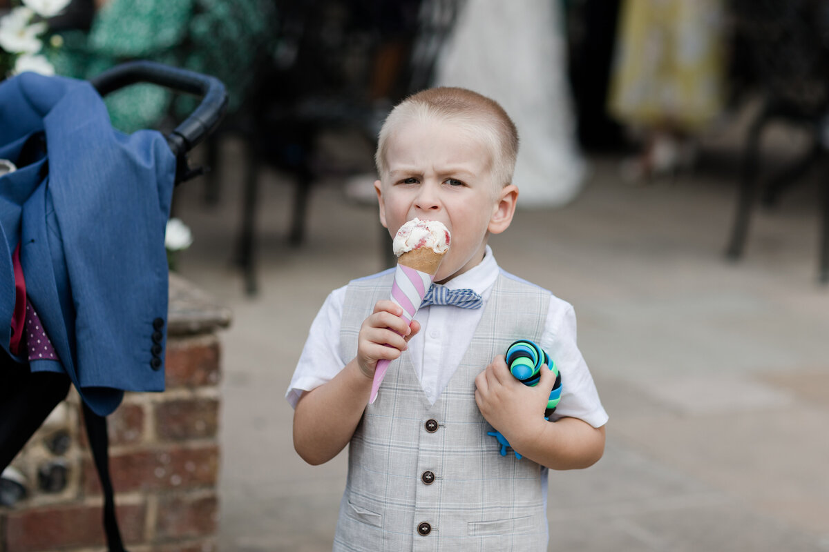 0079 country weddings at Upwaltham Barns in West Sussex