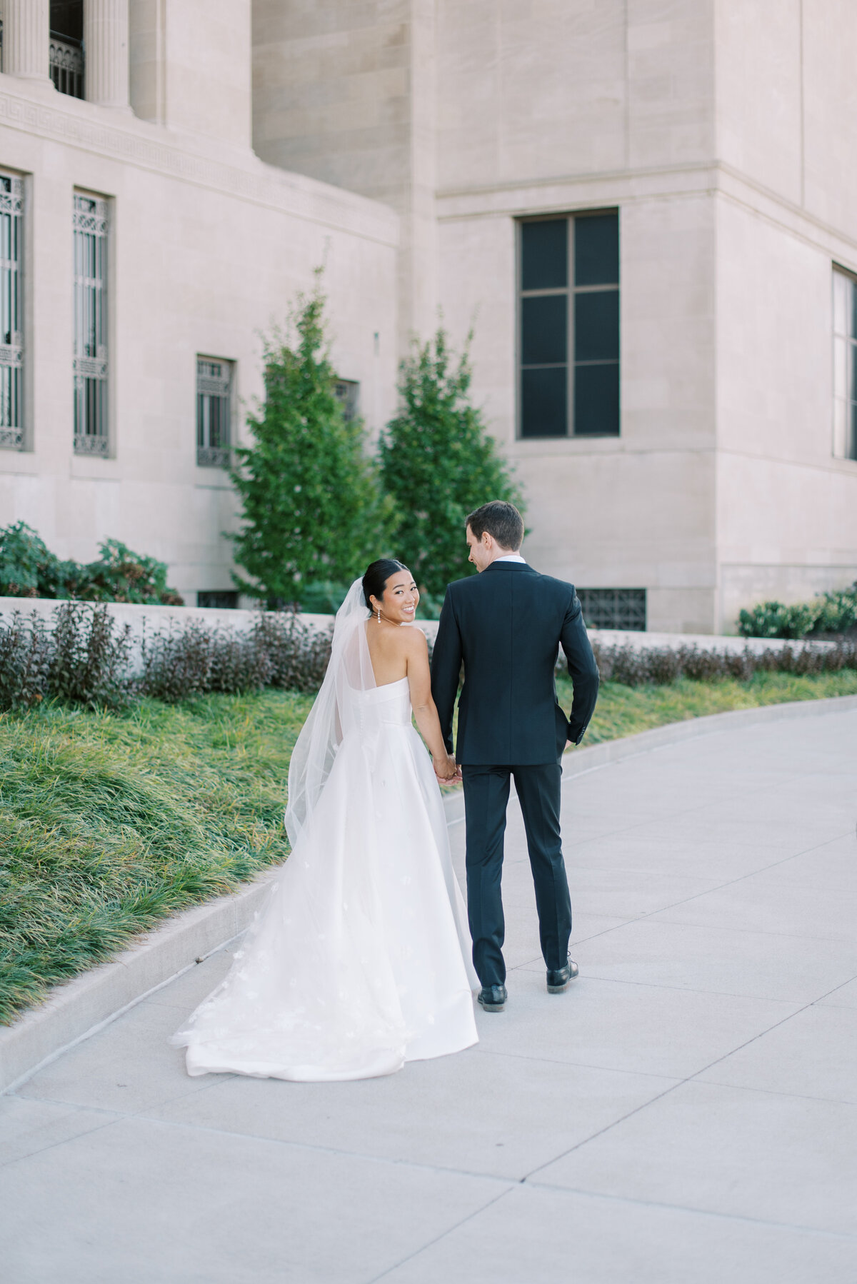 cassie-nichole-photography-cincinnati-ohio-wedding-photography-the-view-at-mt-adams-hannah-jeff-wedding-day-bride-and-groom-87