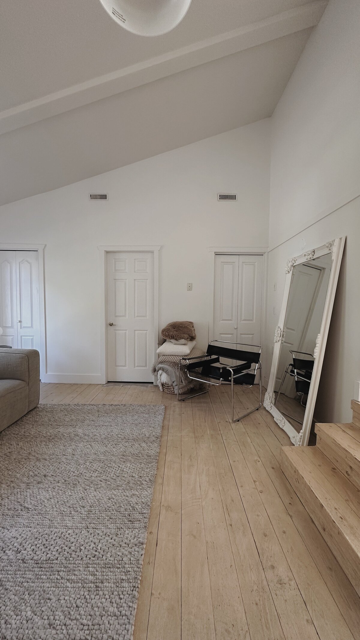 A creative studio space for photoshoots, photographers, content creators, and brands in South Surrey White Rock Vancouver area