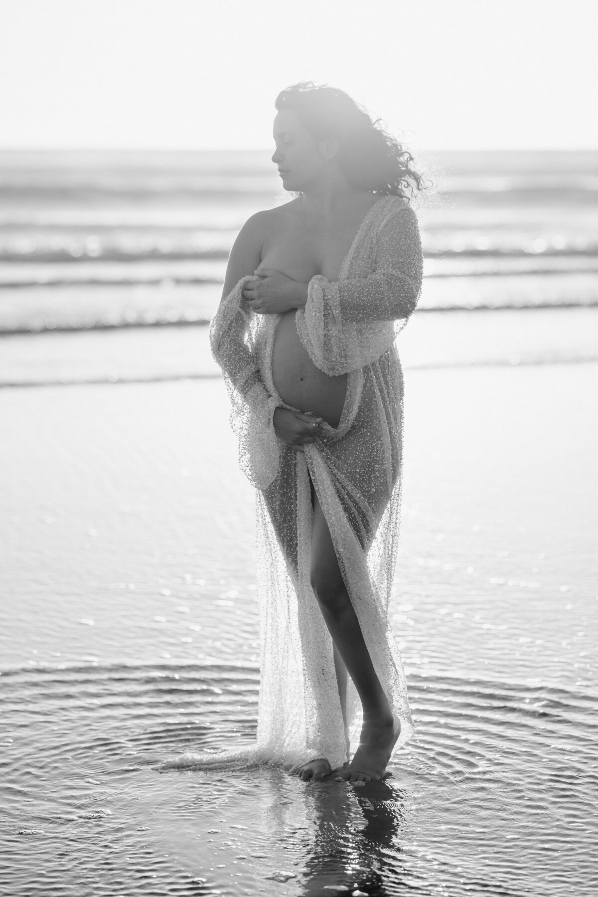 HOLLY-MCLEAN-PHOTO_JESS-7884-BW
