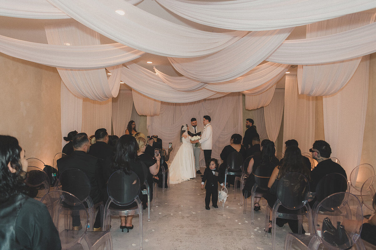 ThatChapelDowntownLasVegasModernWeddingChapel3