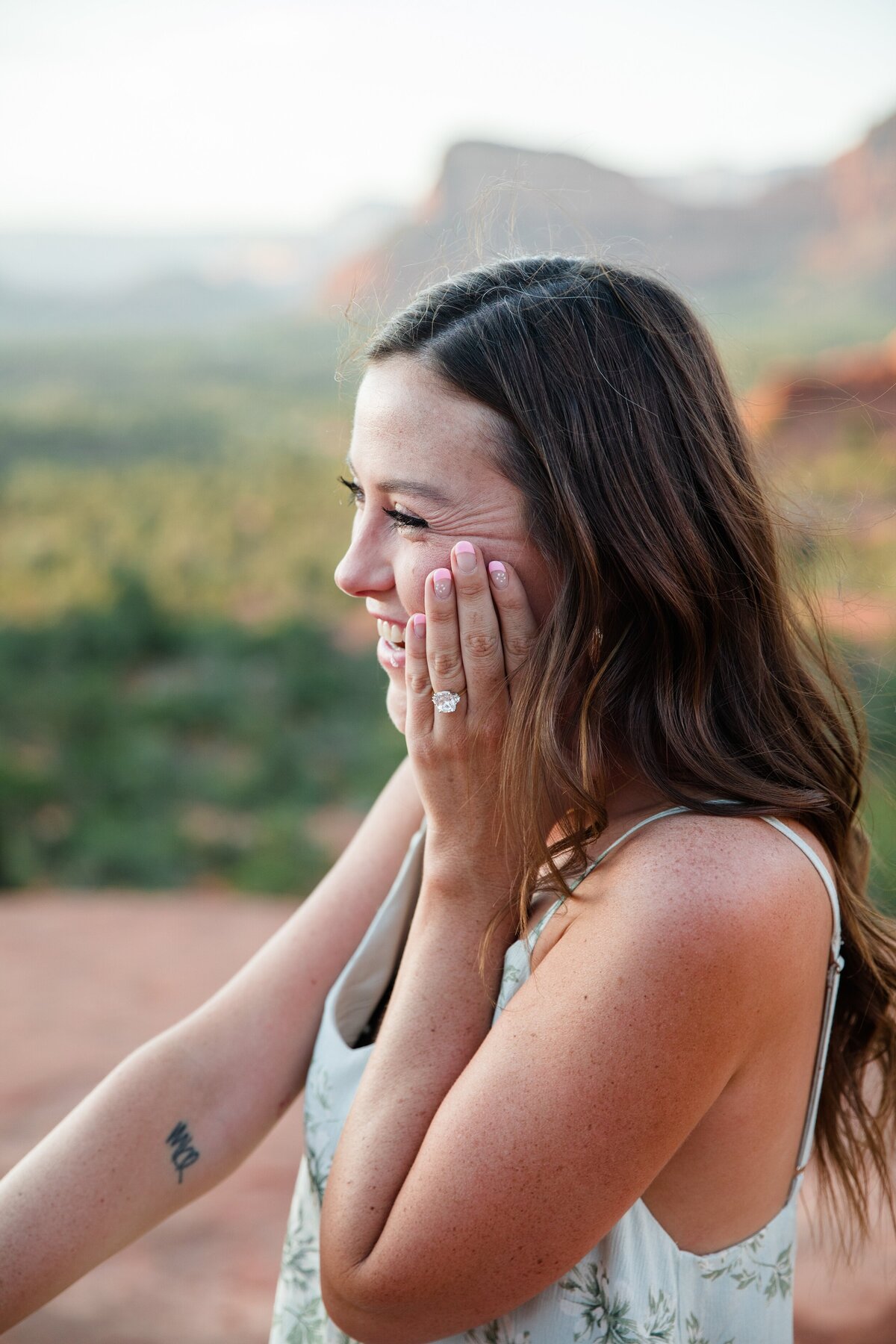 Bell_Rock_Proposal_Sedona_AZ_Danielle_Holman_Wedding_Photography_0017