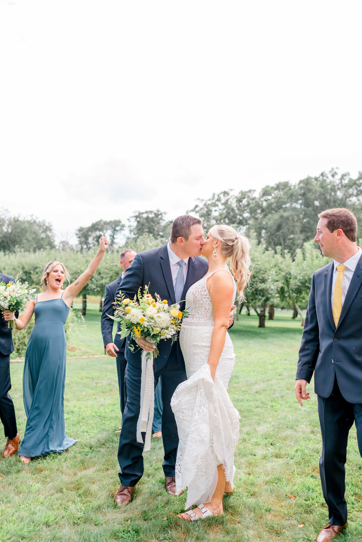 Connecticut wedding couple kissing