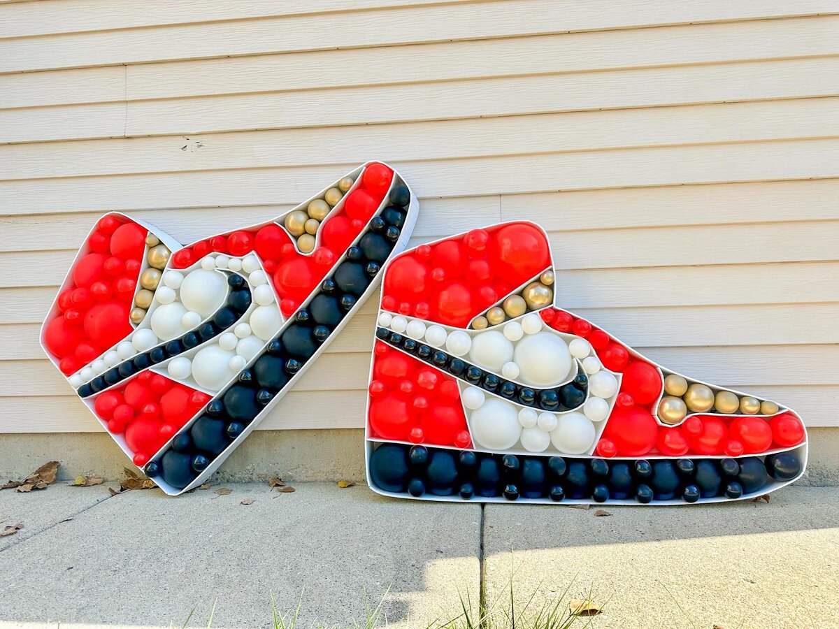nike shoe balloons