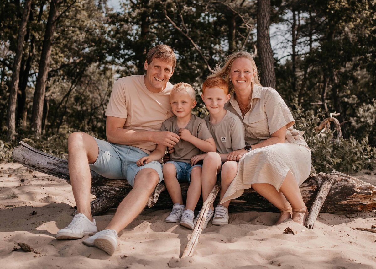 liefdevolle-gezinsfotografie-laren-duinen-leukfotografie (113 van 114)