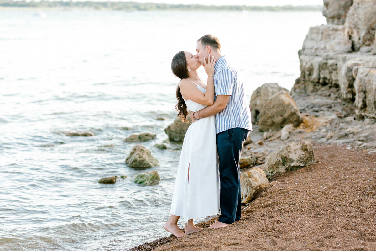 Elise & John Engagements at Rockledge Park Lake Grapevine | Dallas Wedding Photographer | Sami Kathryn Photography-5