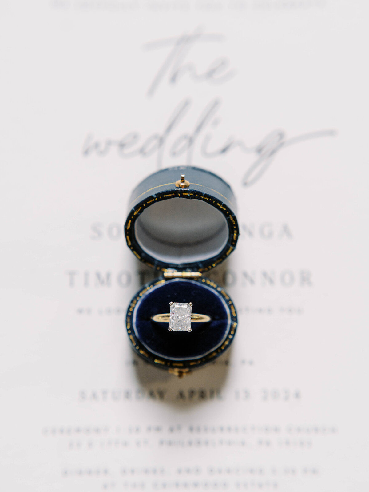 cairnwood-estate-spring-wedding-philadelphia-photographer-bridal-details_003