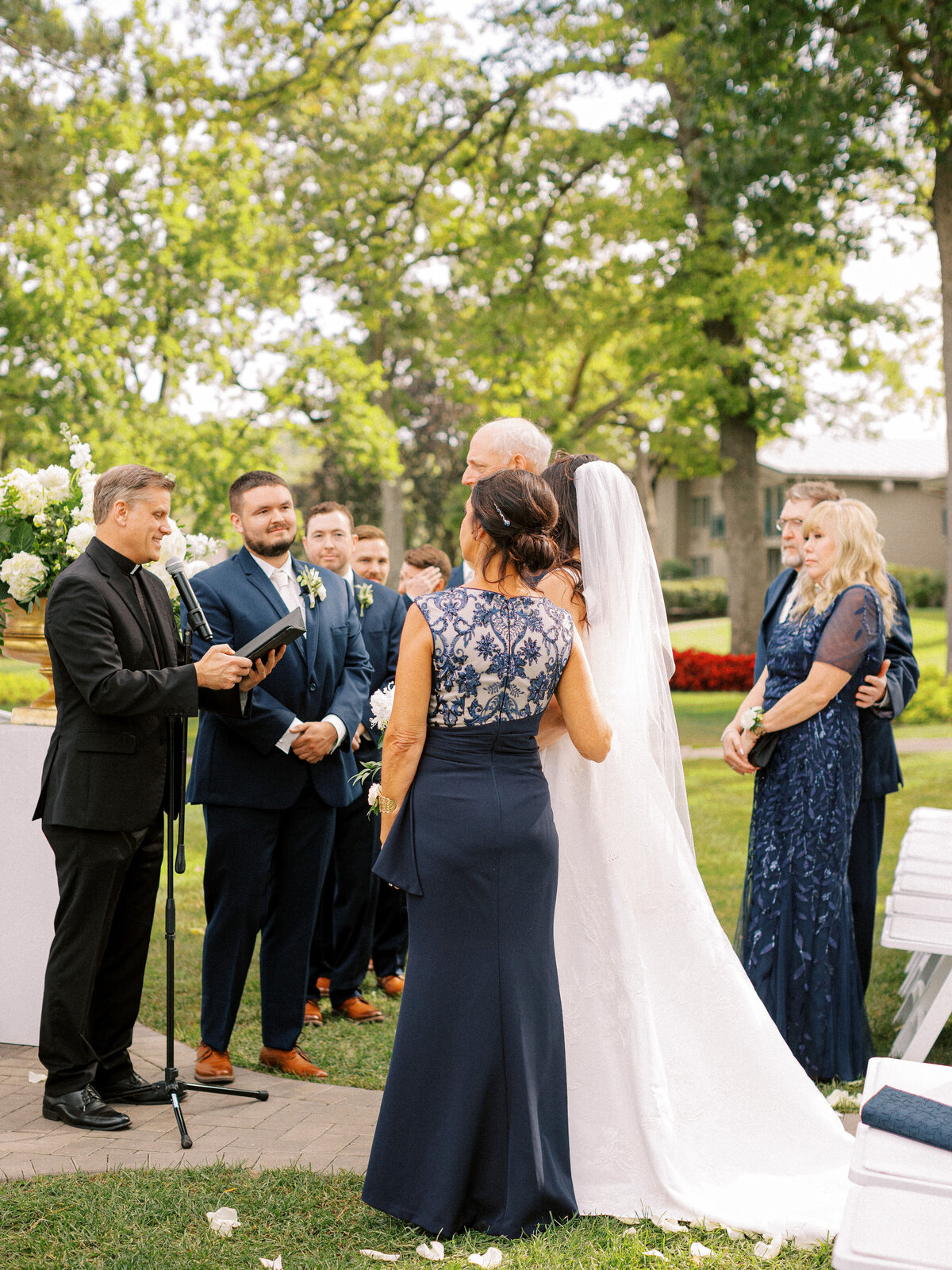 14AbbeyResortLakeGenevaWisconsinweddingphotographerpamcooley1V7A6085