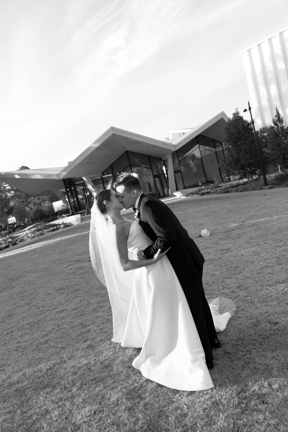 arkansas-museum-fine-arts-wedding-butler-portraits-266