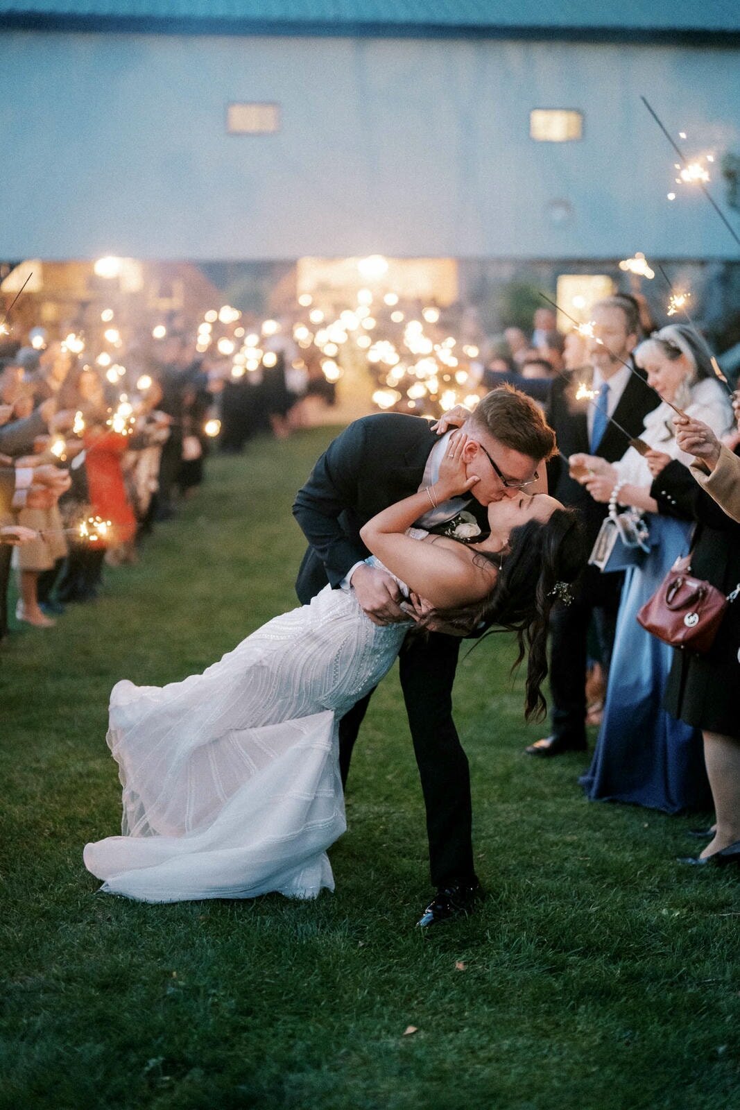 W11-Wedding-Photos-Caledon-Valley-Estate-Eleanor-and-Michael-2024-11-02-2500px-1192