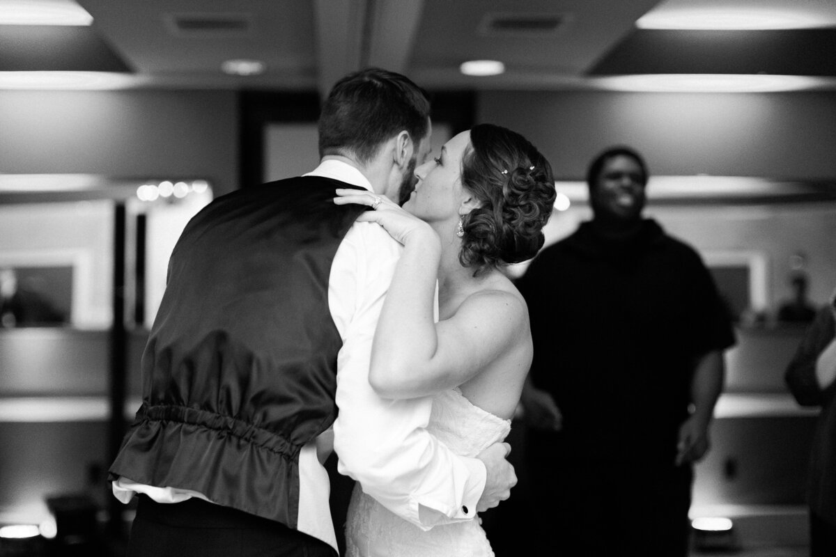 san_antonio_austin_texas_wedding_photographer-country-club-KnB-1270