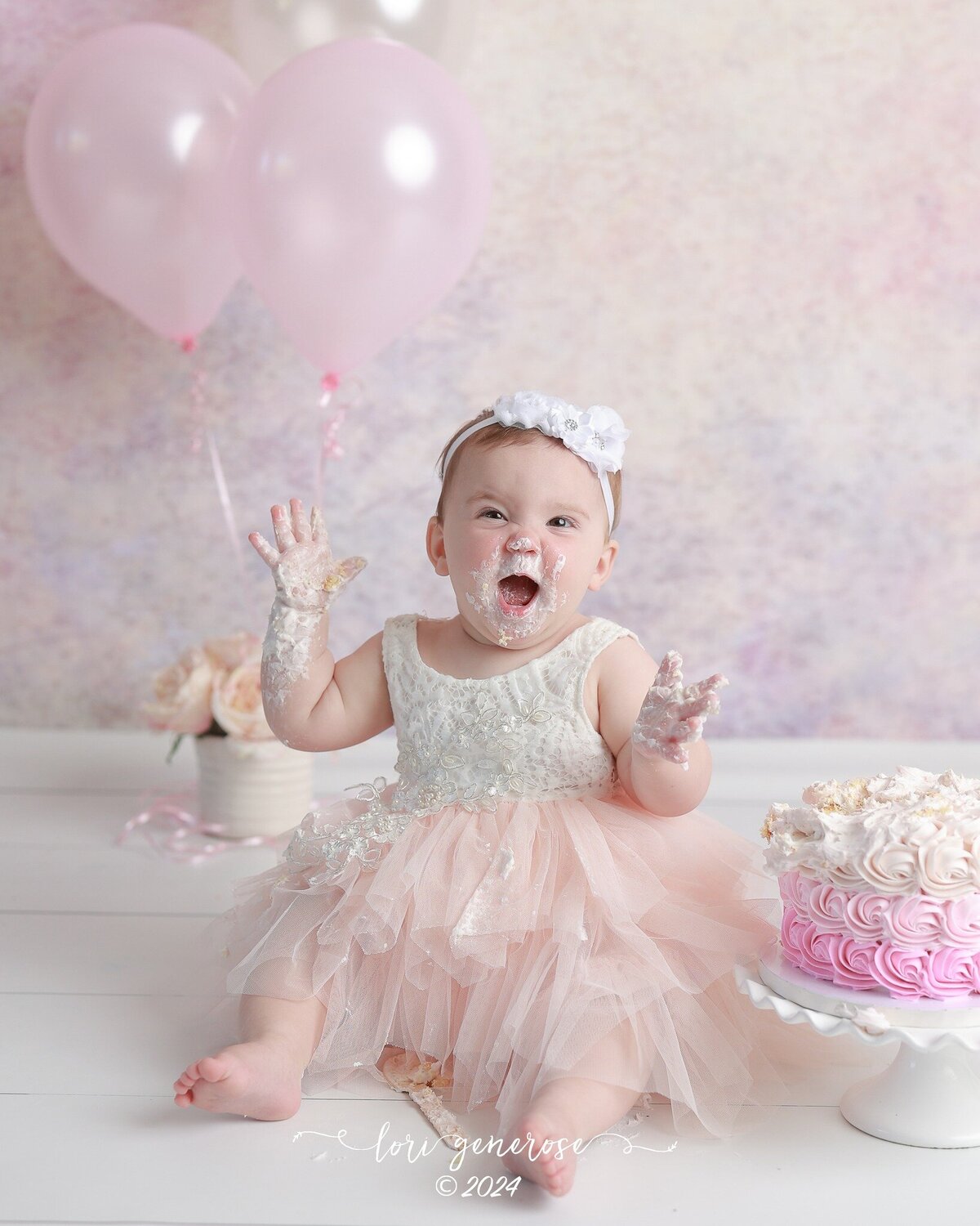 lehigh-valley-photographer-lori-generose-lg-photography-first-birthday-cake-smash-girl-walnutport-pa
