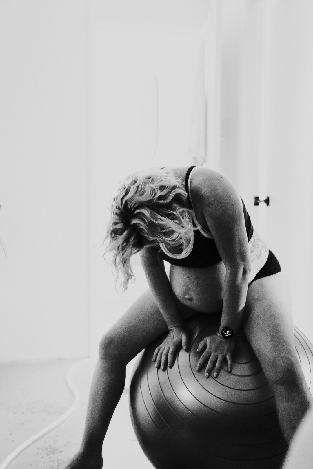 labour positions | brisbane doula and brisbane birth photographer