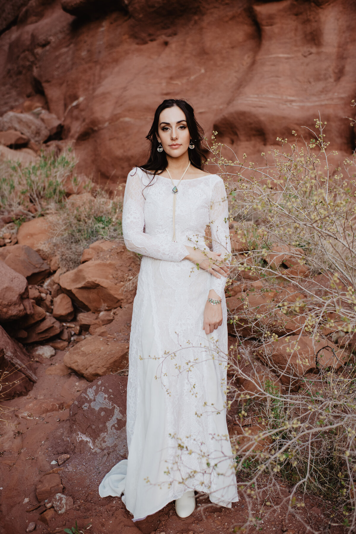 Utah Elopement Photographer captures outdoor bridal portraits