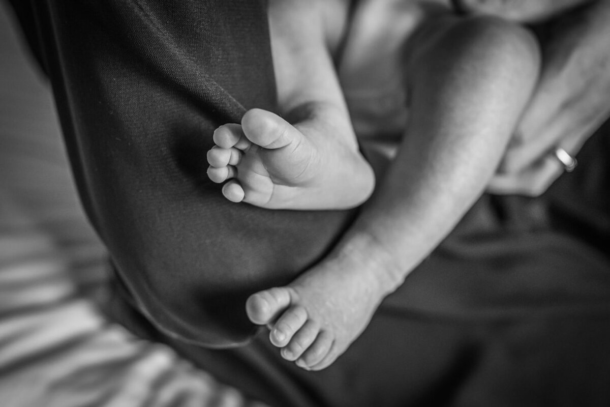 Newborn_foceni_u_vas_doma_KarolinaTicha_rodinna_fotografka_Praha_Praha_vychod_1500_63