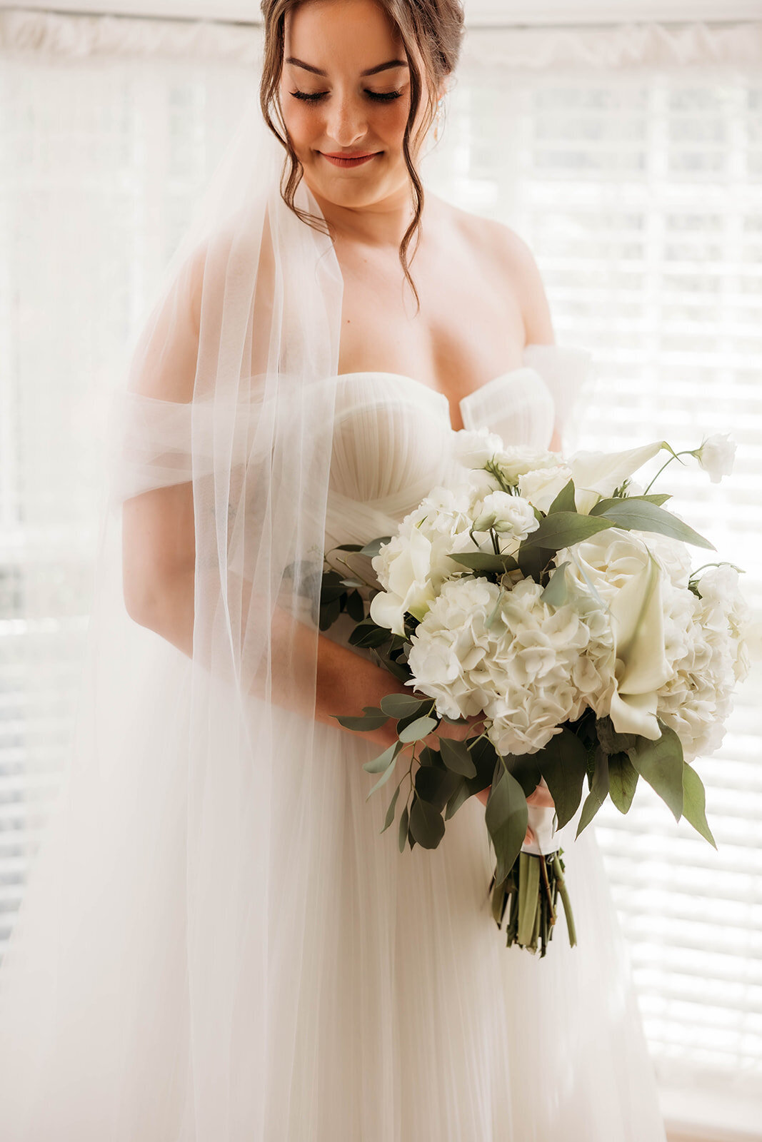 Red Pine Point Indian River Michigan Intimate Wedding Getting Ready K. E. Rogers Photography-27