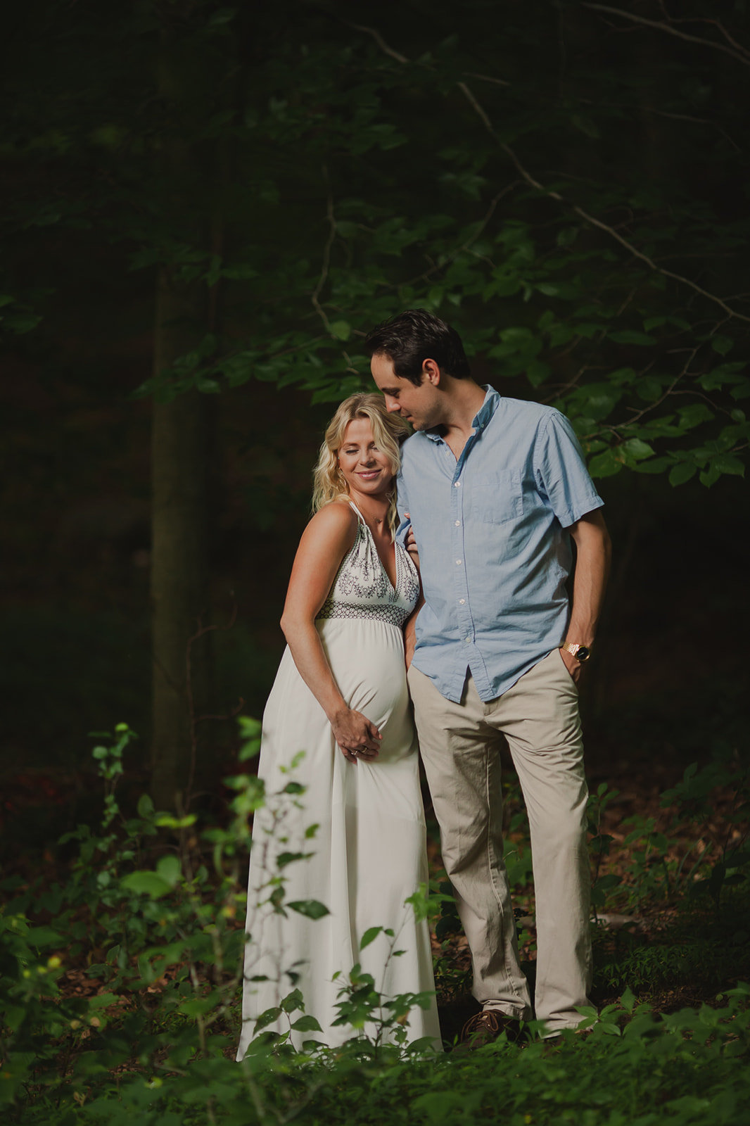 3_Maryland-Summer-Boho-White-Dress-Maternity-Couple-Woods