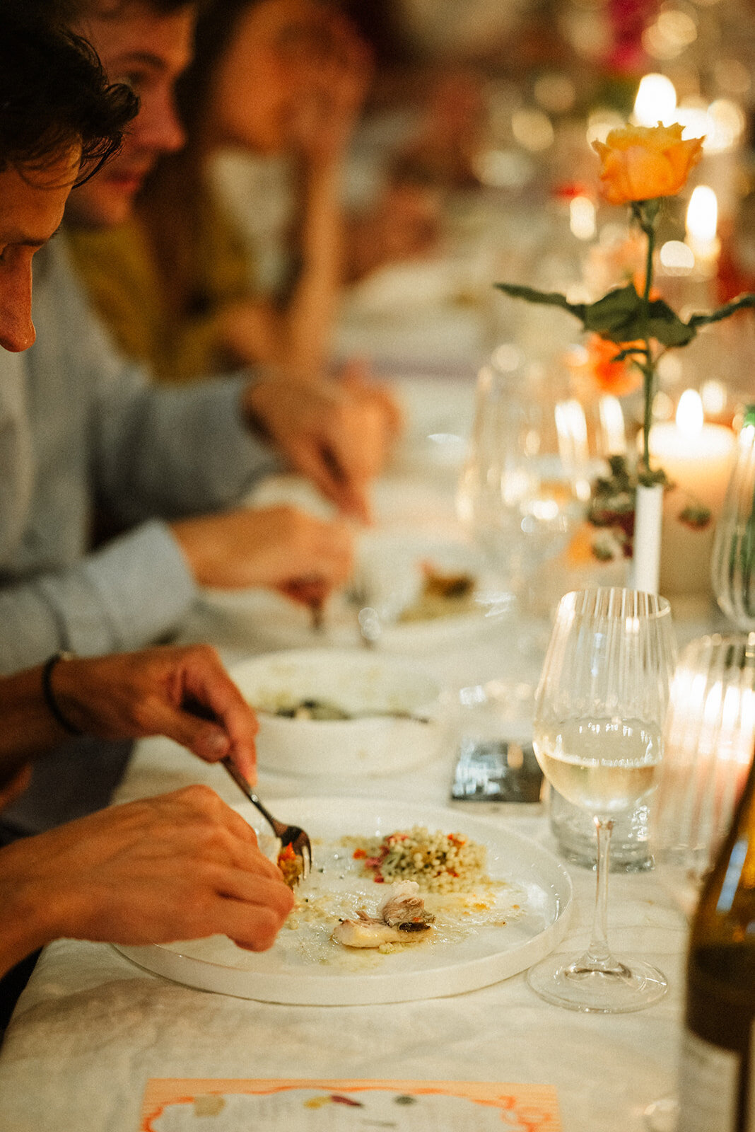 Herentals, salon weddings, moody, authentiek, alternatief trouwen,bruid, 2026, elopent, intiem, spontaan, tijdloos, trouwfotograaf, antwerpen - diner & dessert-104