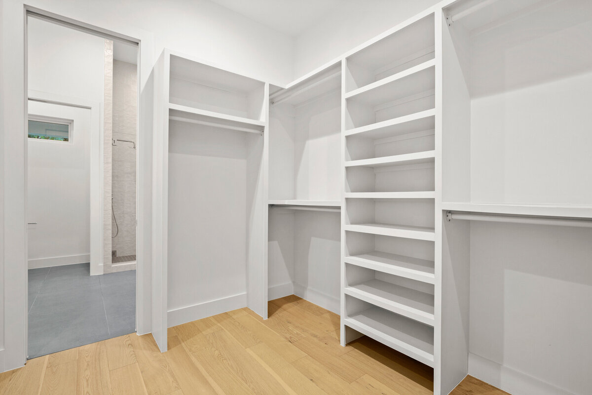 127-frederick-st-closet-1.