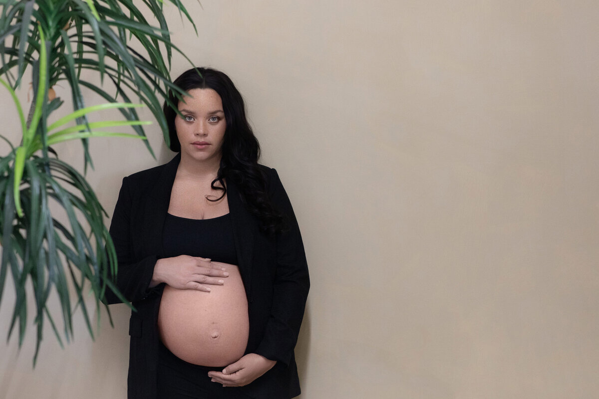fine-art-in-studio-maternity-portraits-10