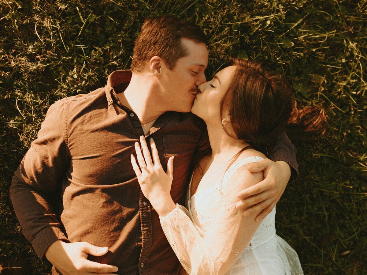 Virginia-Engagement-Photographer-12_2400x1795