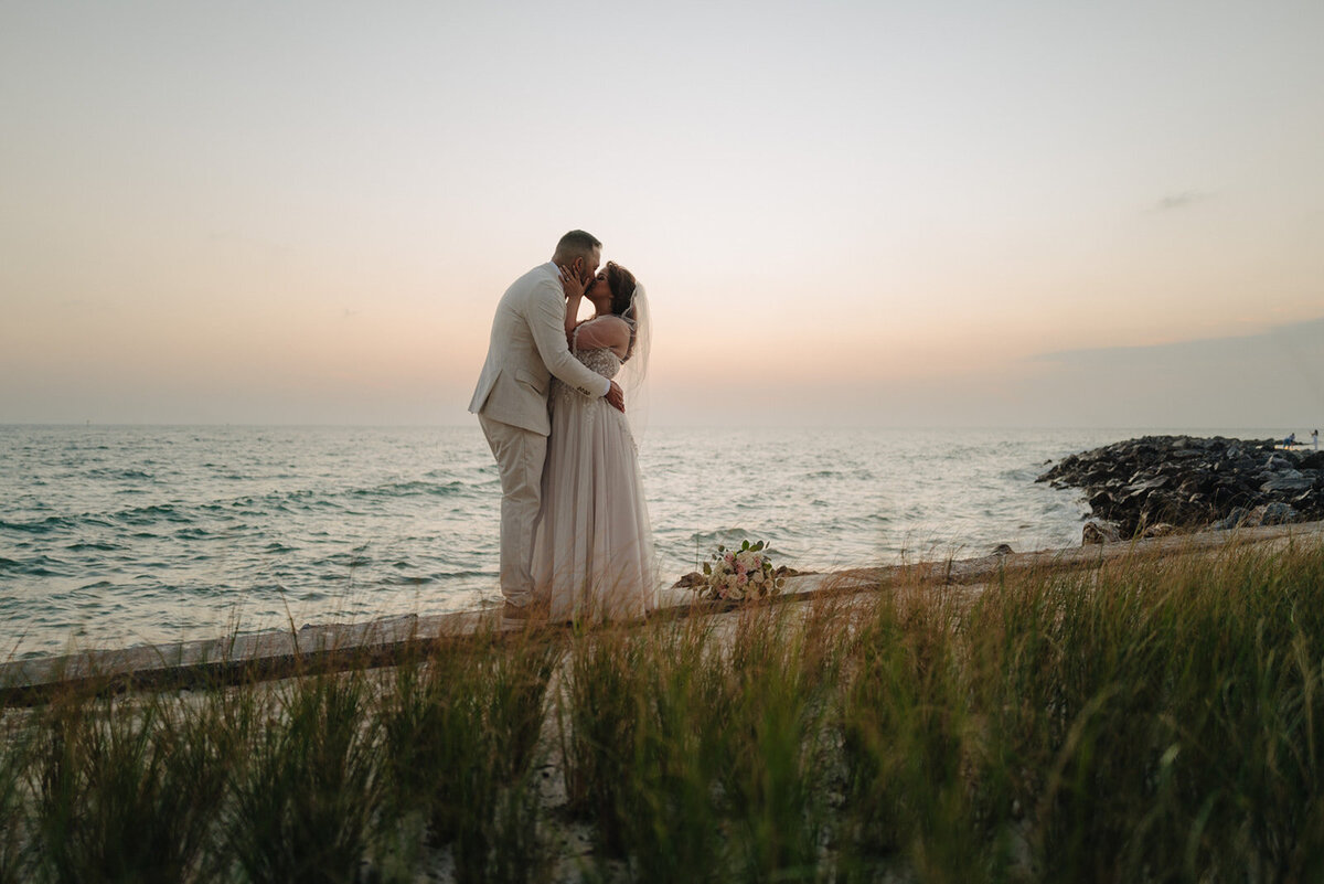 mcneile-photography-beach-elopement-in-florida-chantilly-chic-celebrations-4