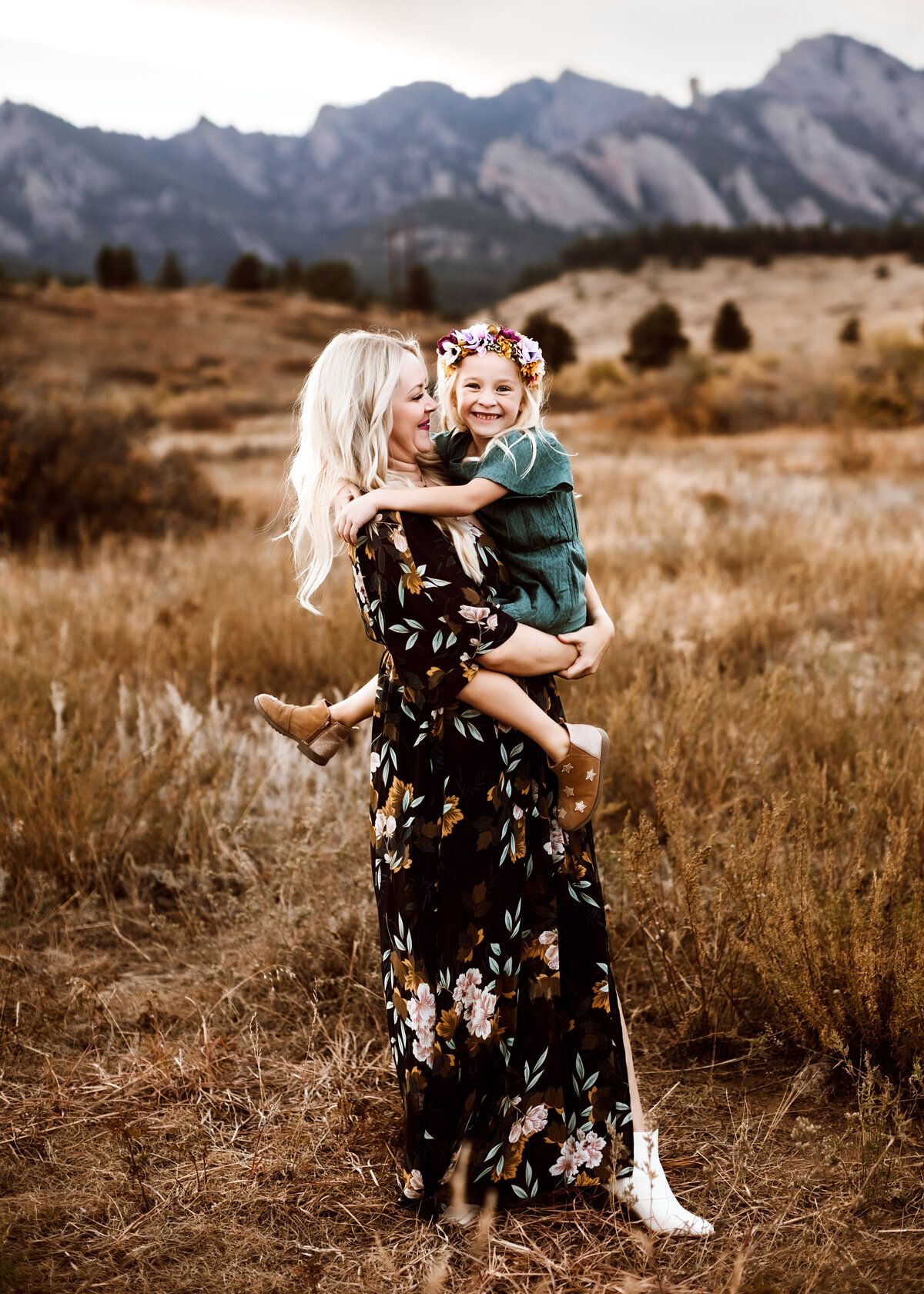 Sweet mother daughter photos in Colorado