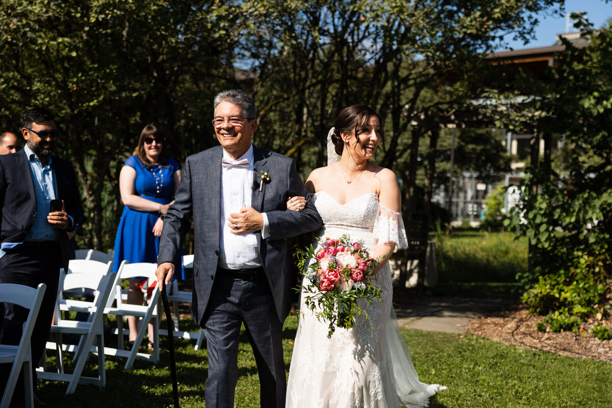 uw-center-for-urban-horticulture-outdoor-wedding-venue-seattle-wedding-photographer-034