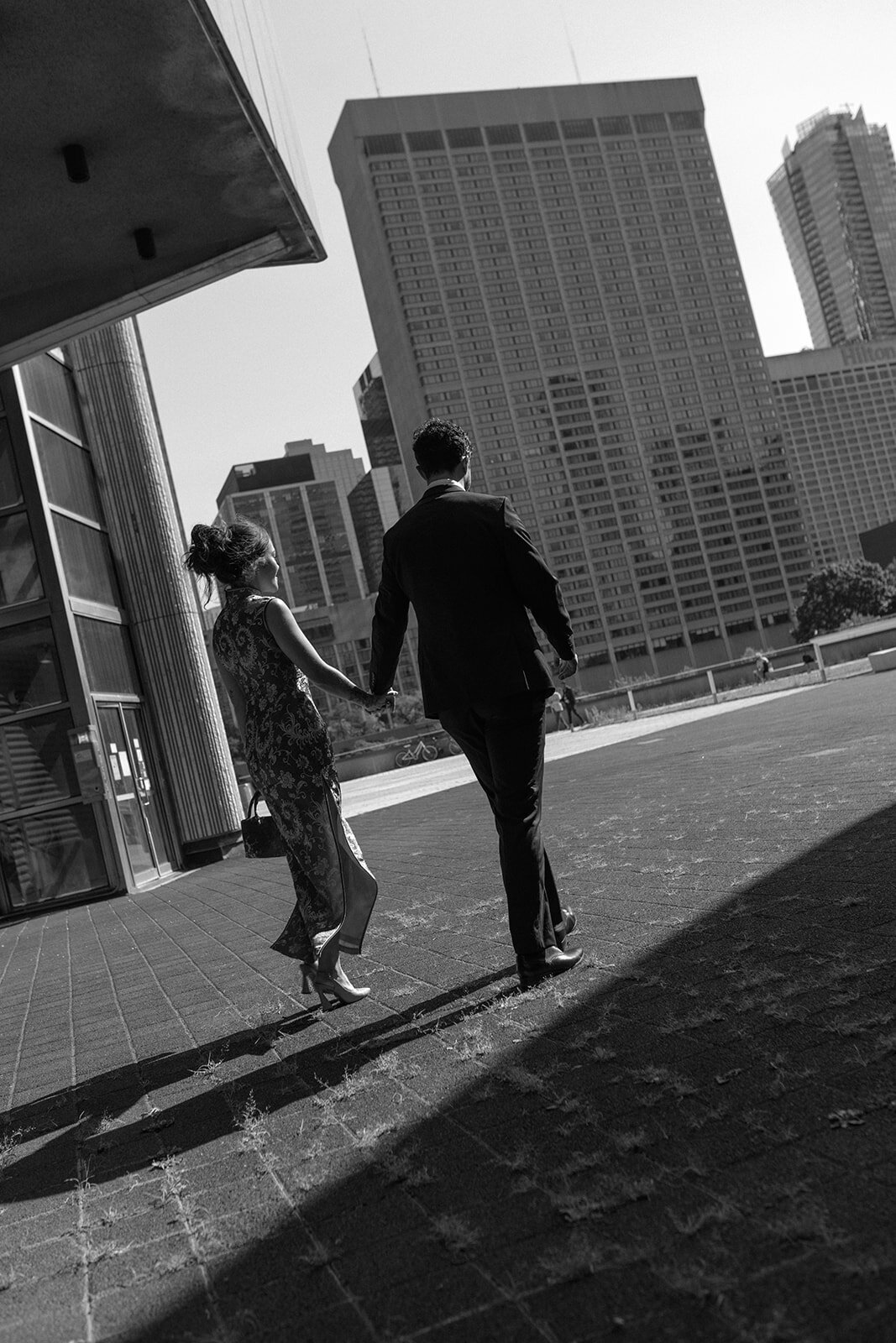 toronto-city-elopement-city-hall-ttc-subway-sugar-beach-fun-romantic-sumer-wedding-2745