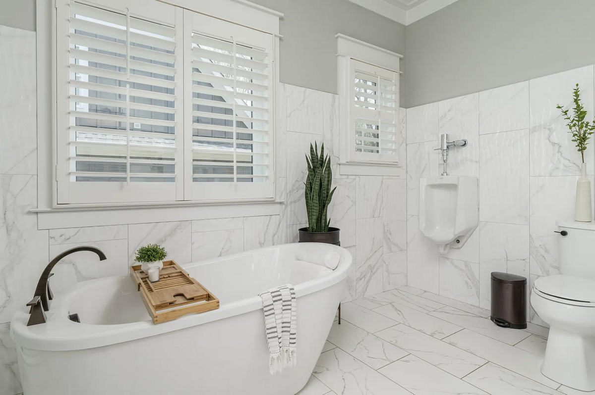 22 Master Bath