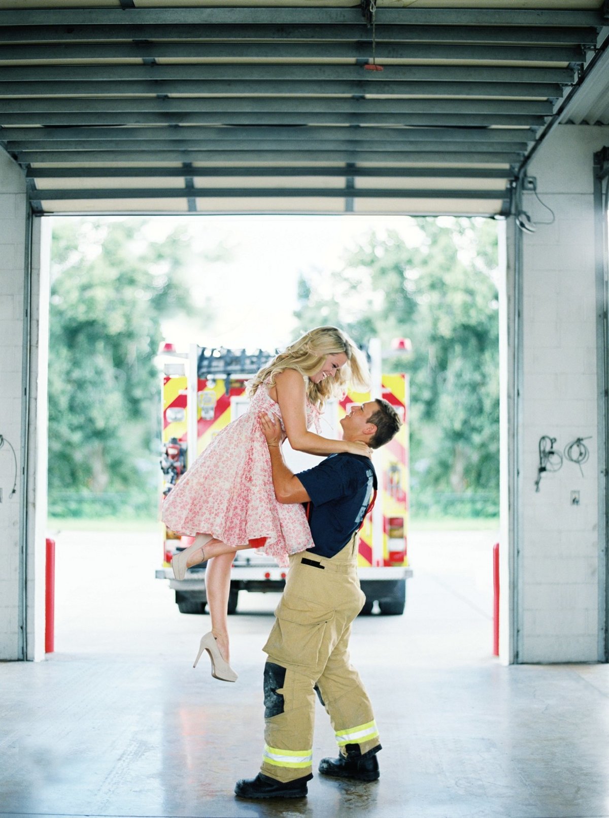 okeechobee wedding photographer - firefighter engagement session - countryside engagement session - tiffany danielle photography (3)