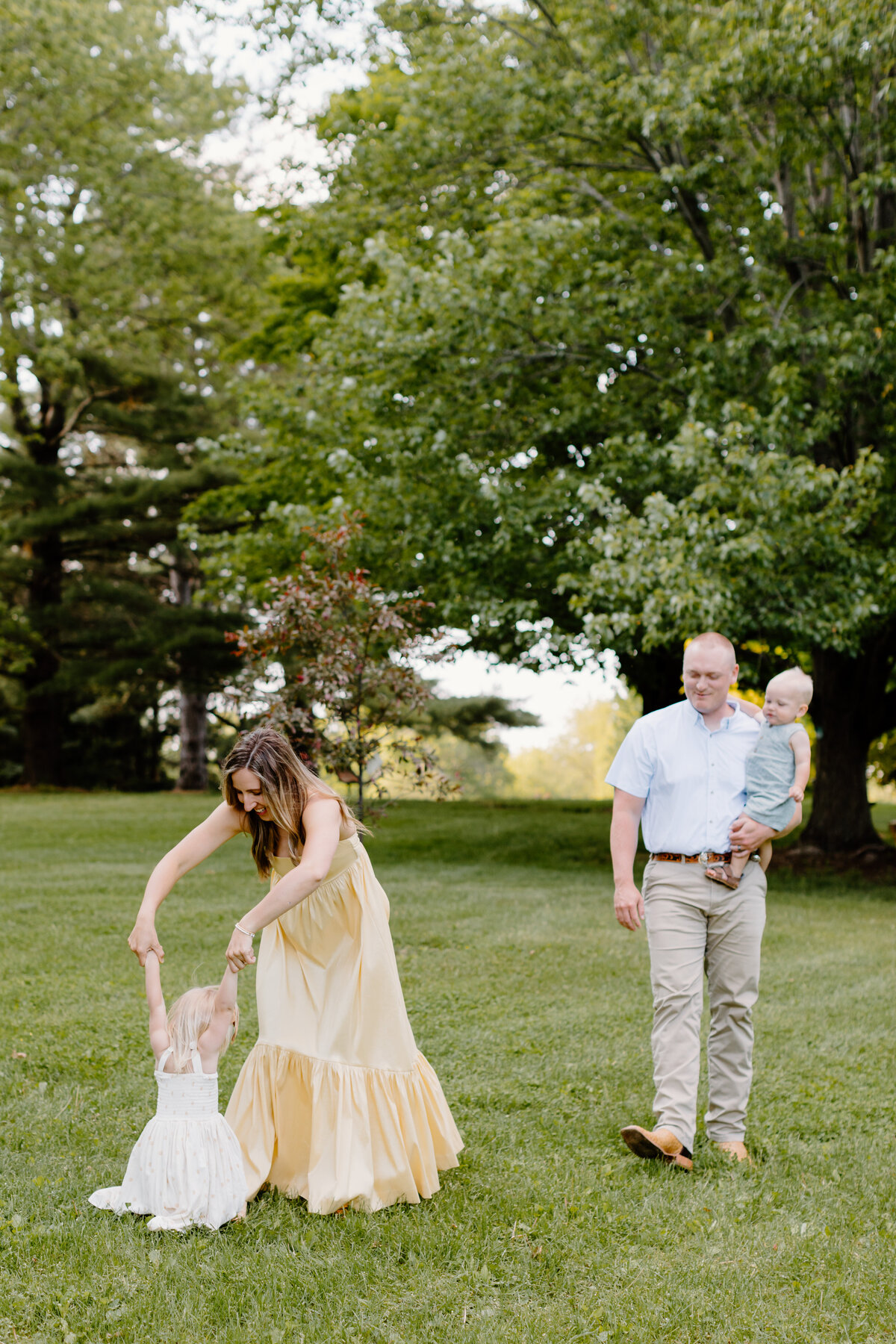 christina_ney_photography_wedding_engagement_lifestyle_photographer_dubuque_iowa_wedding_planning_assistance_adventurous_bold_laidback Family Photography52