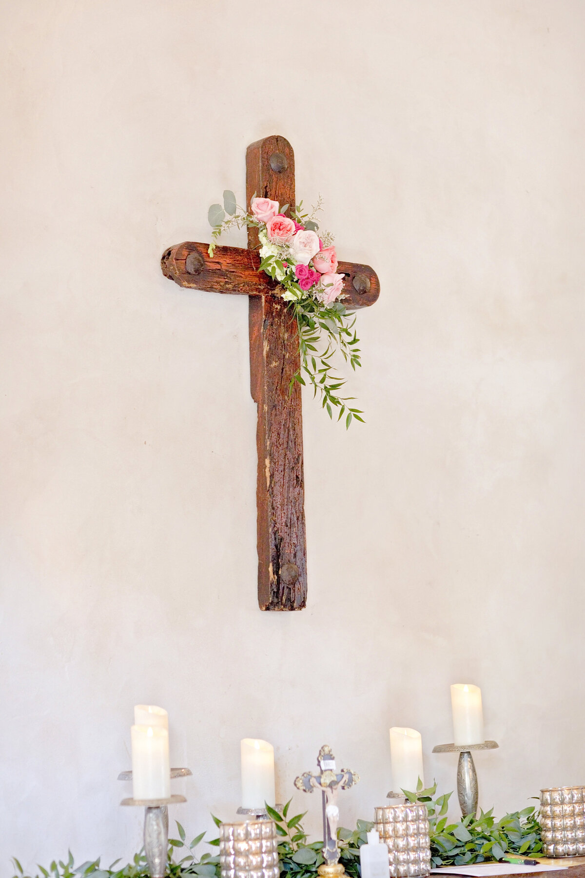 ceremony cross-lost mission chapel-wedding ceremony-wedding candles-robin rogers photography