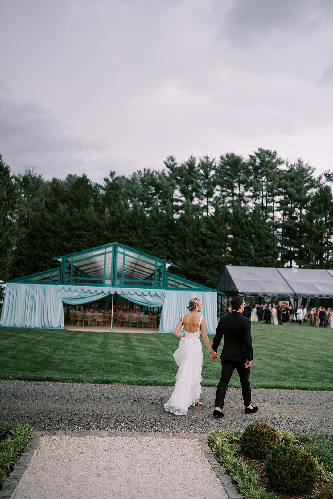 KathleenRob5-3-25GlenstoneGardenVA-VickiGraftonPhotography-752