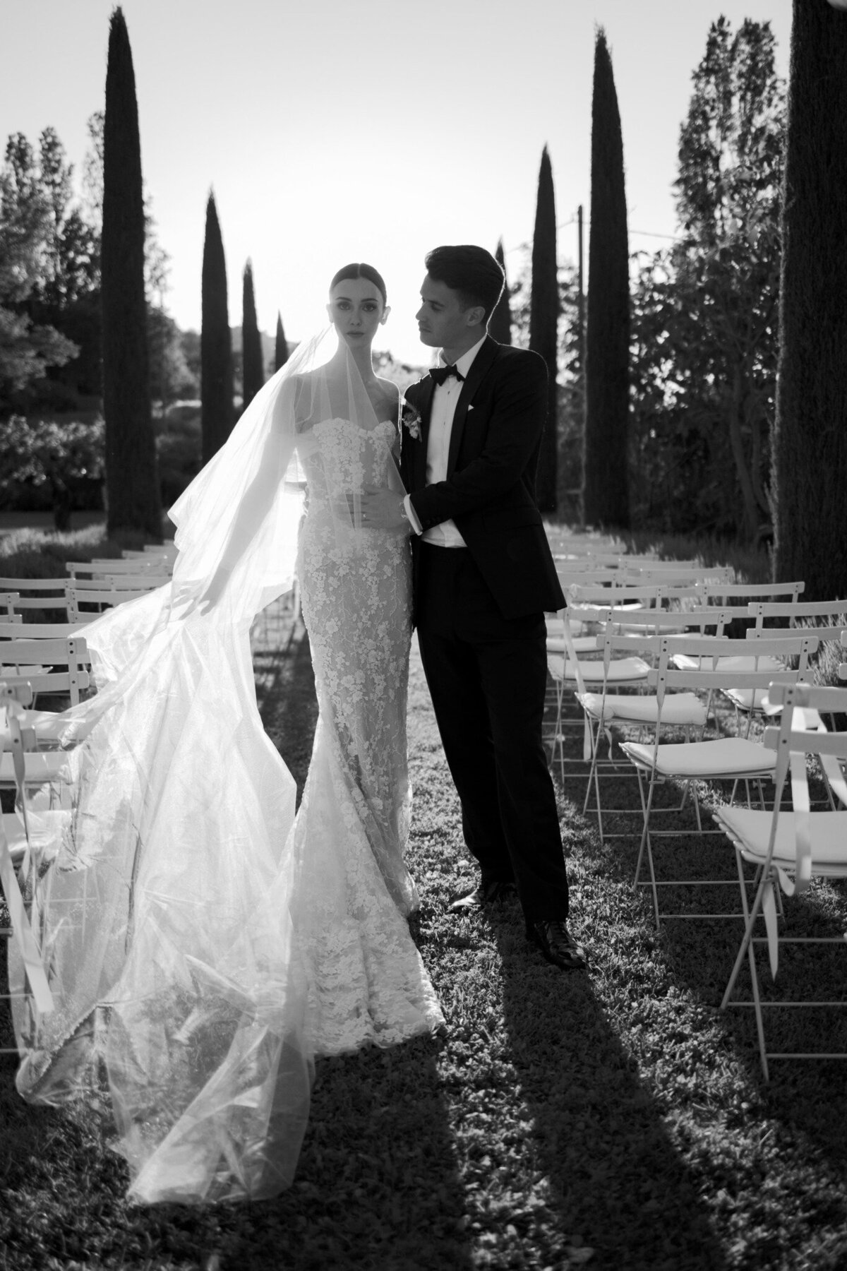 classy-groom-and-bride-in-provence