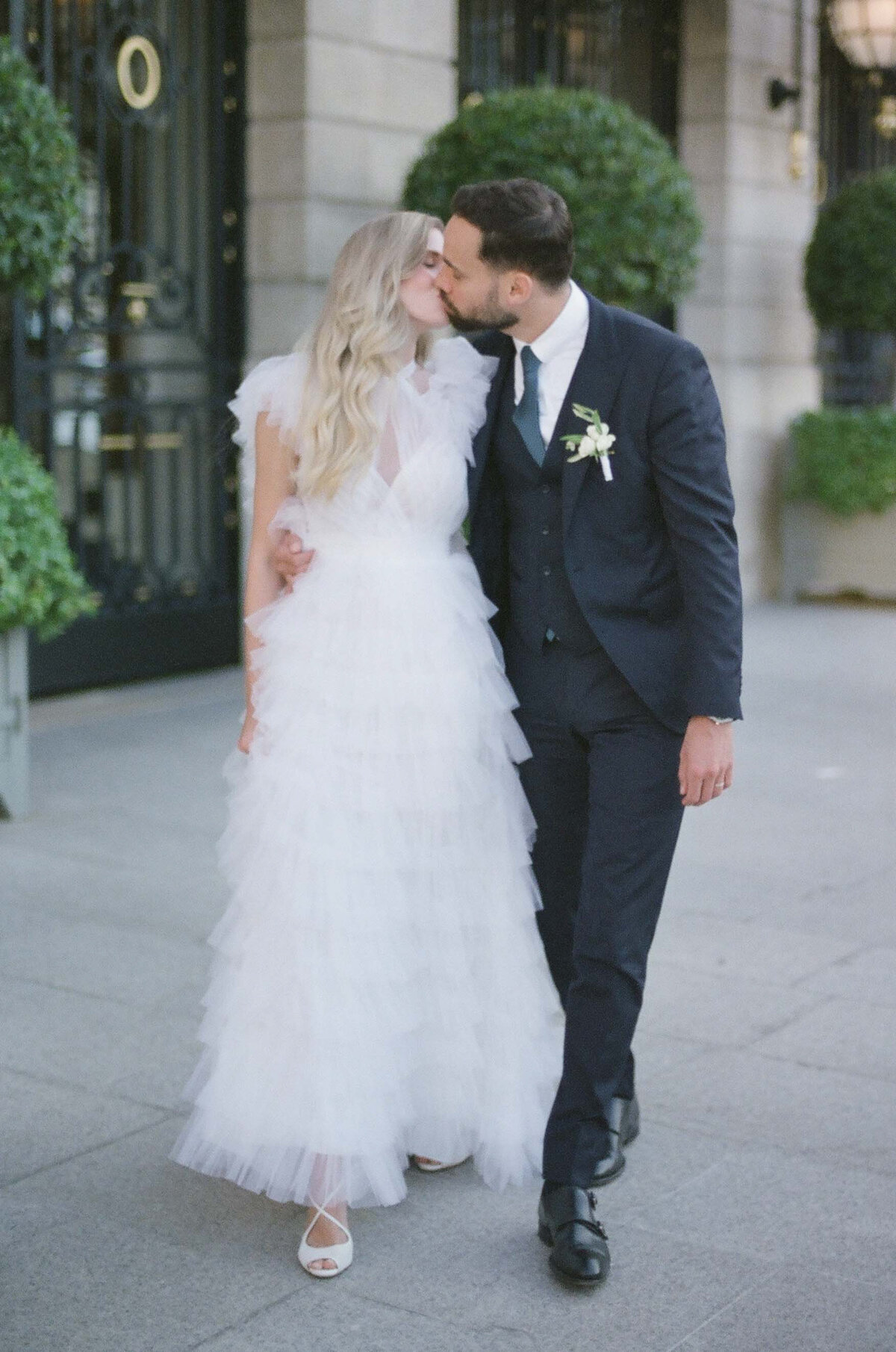 Anna_Grinets_Photography_Paris_Wedding_Photographer_Ritz_Paris_Eiffel_Tower_Destination_Wedding_00046