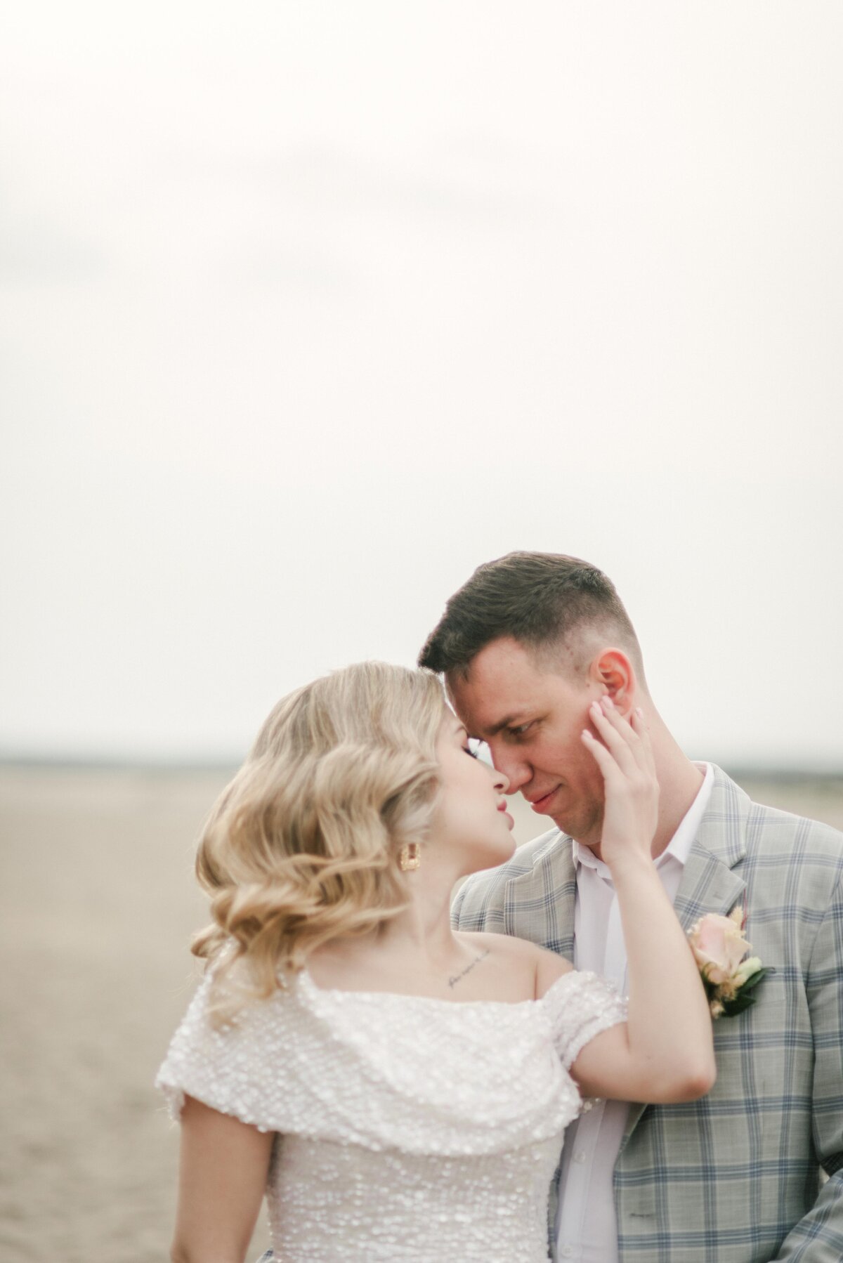 wedding destination italy  marocco spain desert bride glamour stylish florist stylish session photographer film analog wedding video cinematography bride make up  gold lebabon (1 (77)