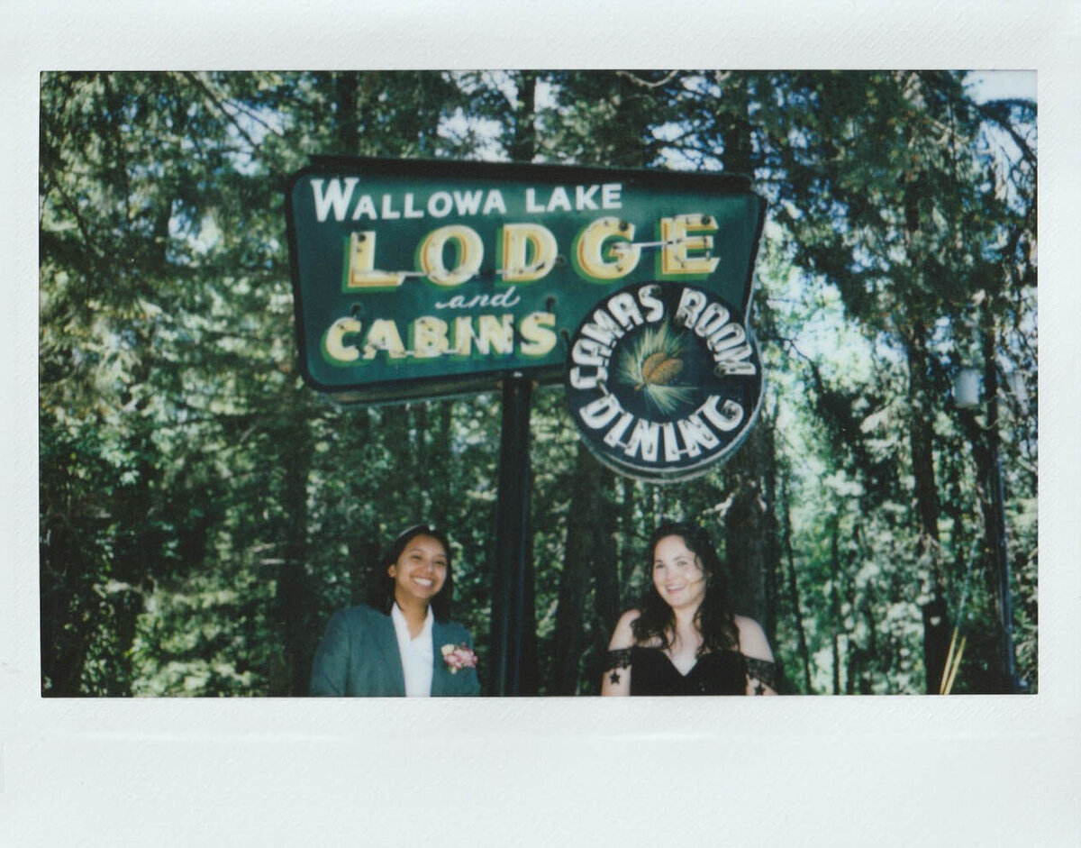 Champagne_Brenda&JanieElopementPhotos_OregonWeddingPhotographer_KuroCreativeHouse-22