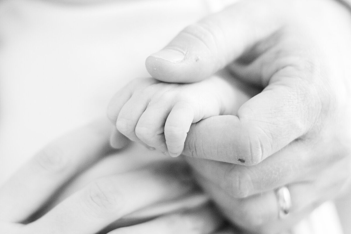 Newborn- Lifestyle-Photographer-WV-Wedding_0002