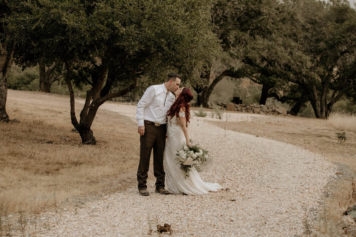 Wedding-in-wine-country-romantic-kiss