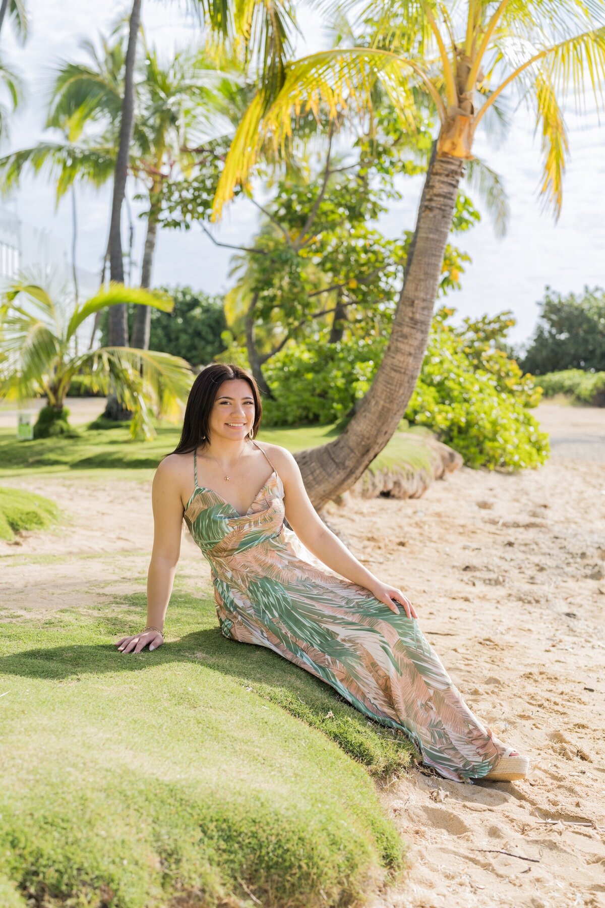 Oahu senior portraits with tropical backdrop