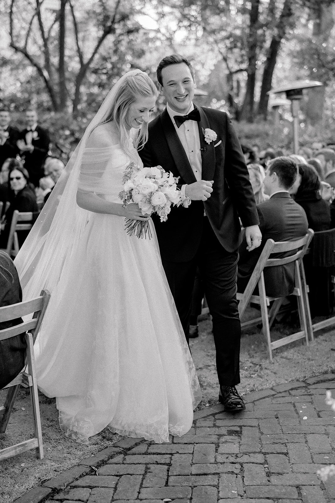 elevated_neutral_tones_governor_thomas_bennett_house_charleston_destination_wedding_photographer_wedding_Kailee_DiMeglio_Photography-966