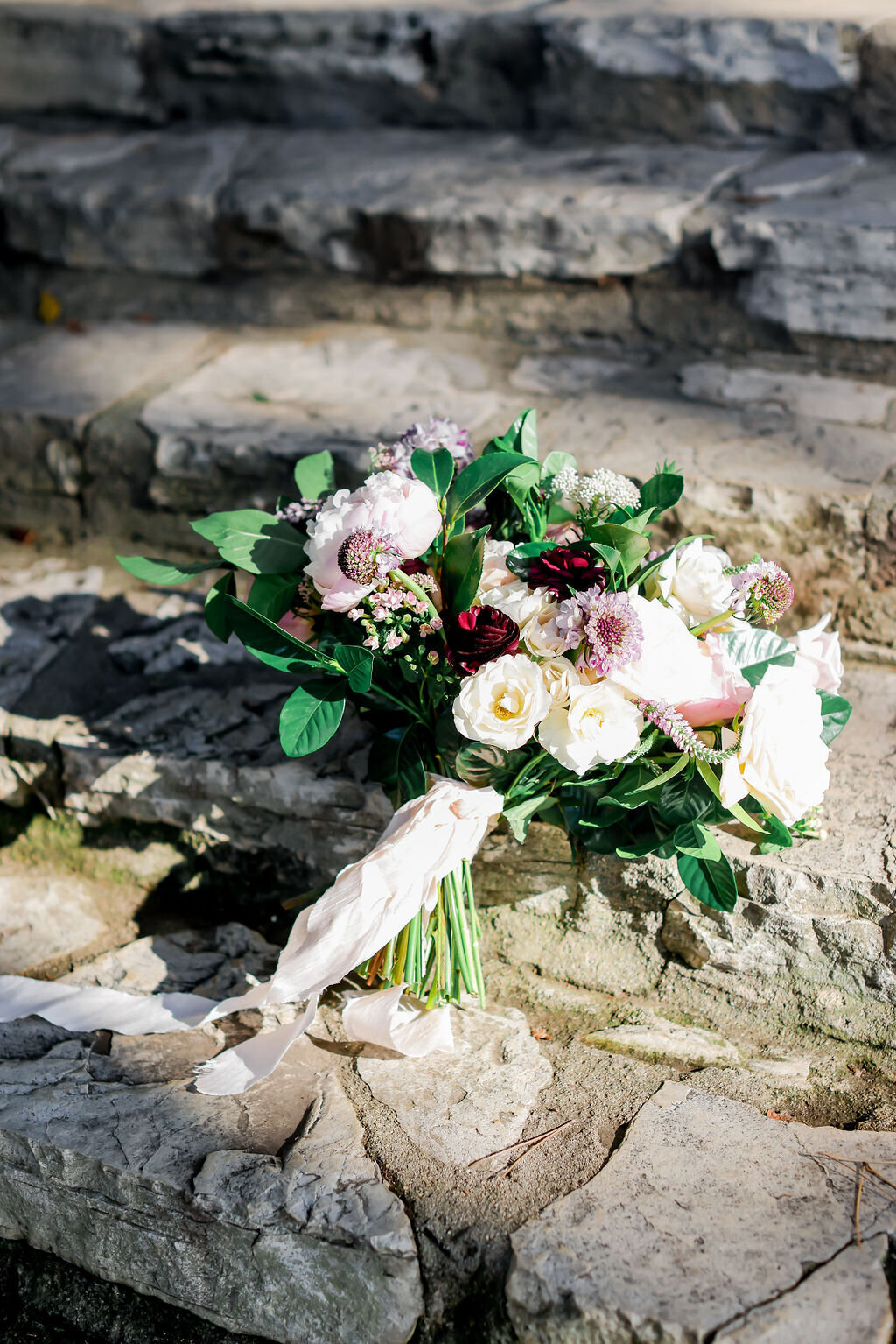 wedding-bouquet-wayfarer-chapel-wedding-california-sarah-block-photography-2