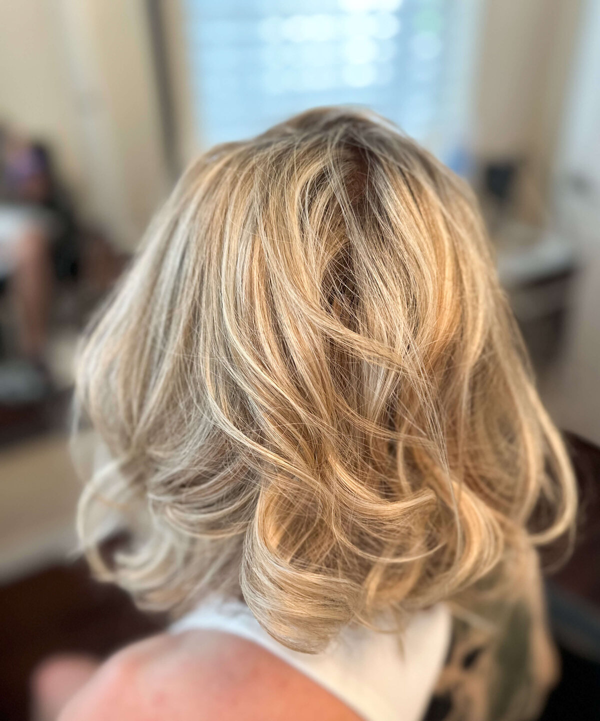 Blonde-hair-extensions-Austin-Texas-Strands-Co-Lauren-Larson-3